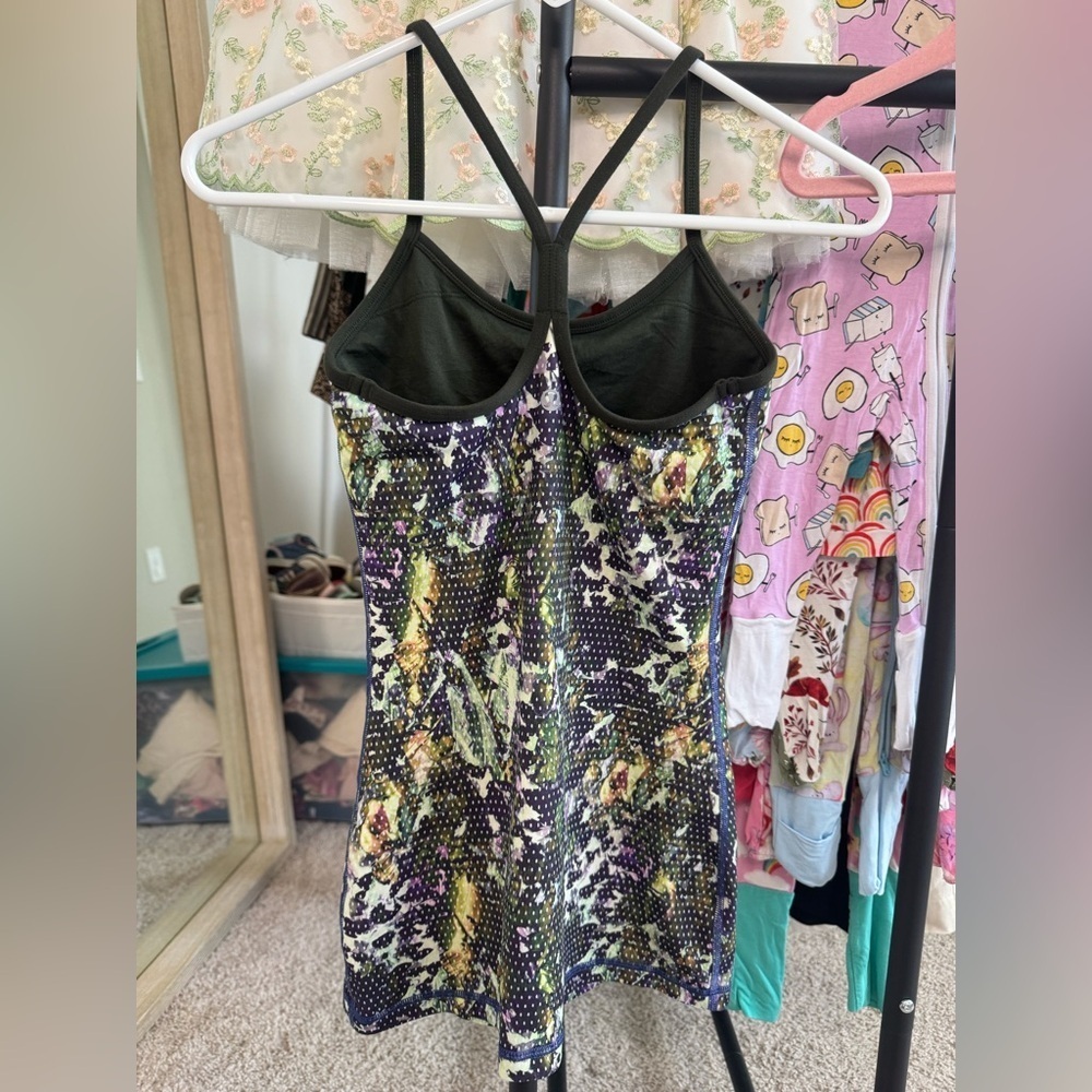 Lululemon Power Y Tank - Picture 4 of 4